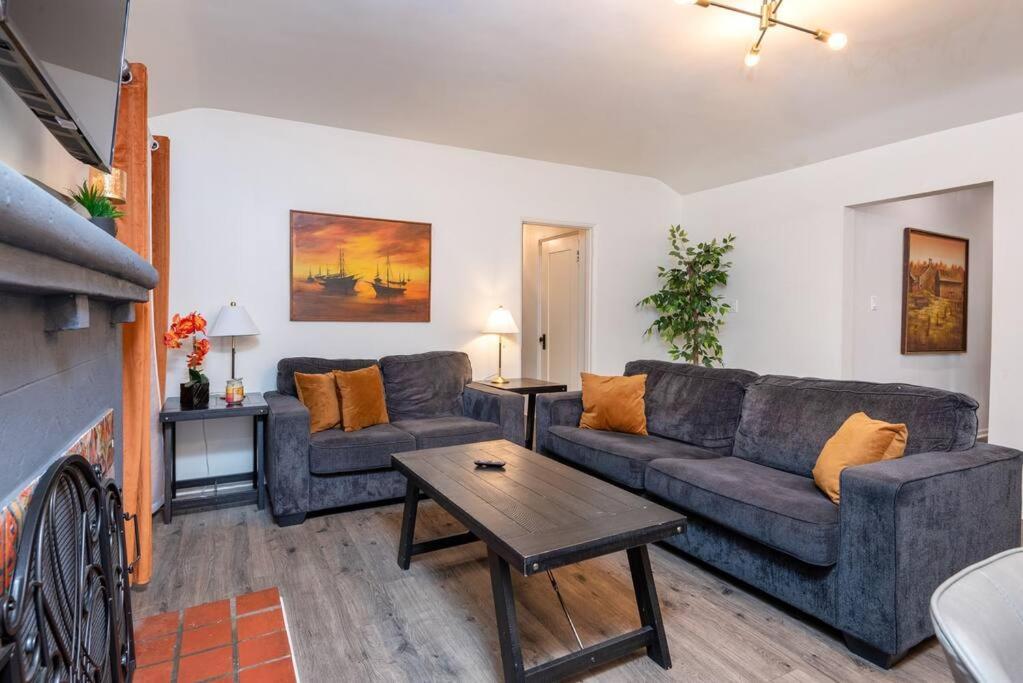 Chic And Spacious 3Br Gem In Central La Los Angeles Bagian luar foto